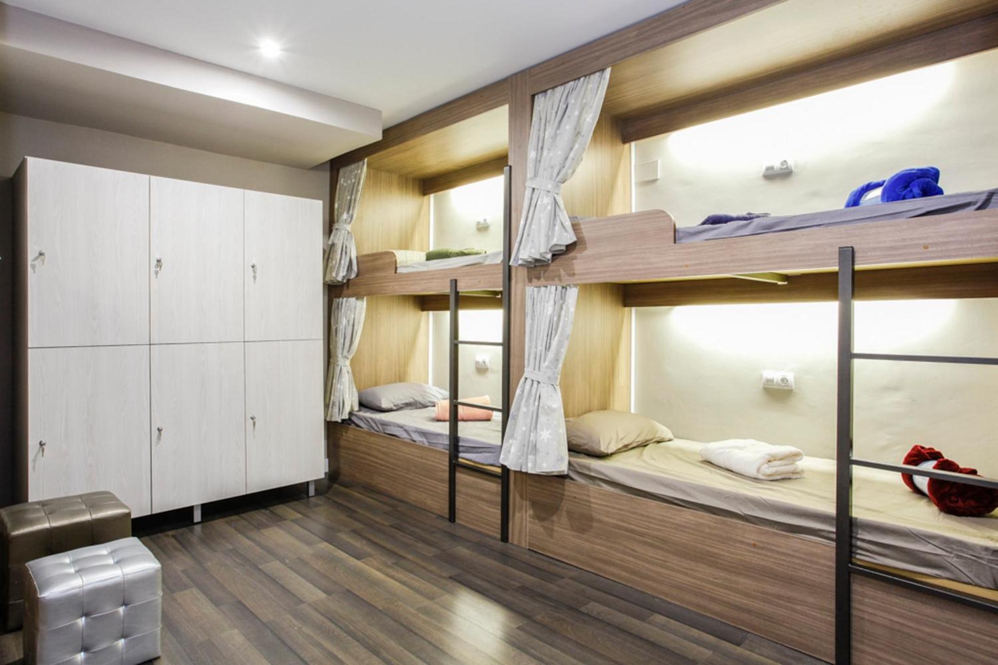 Barcelona & You Hostel Sagrada Familia Экстерьер фото