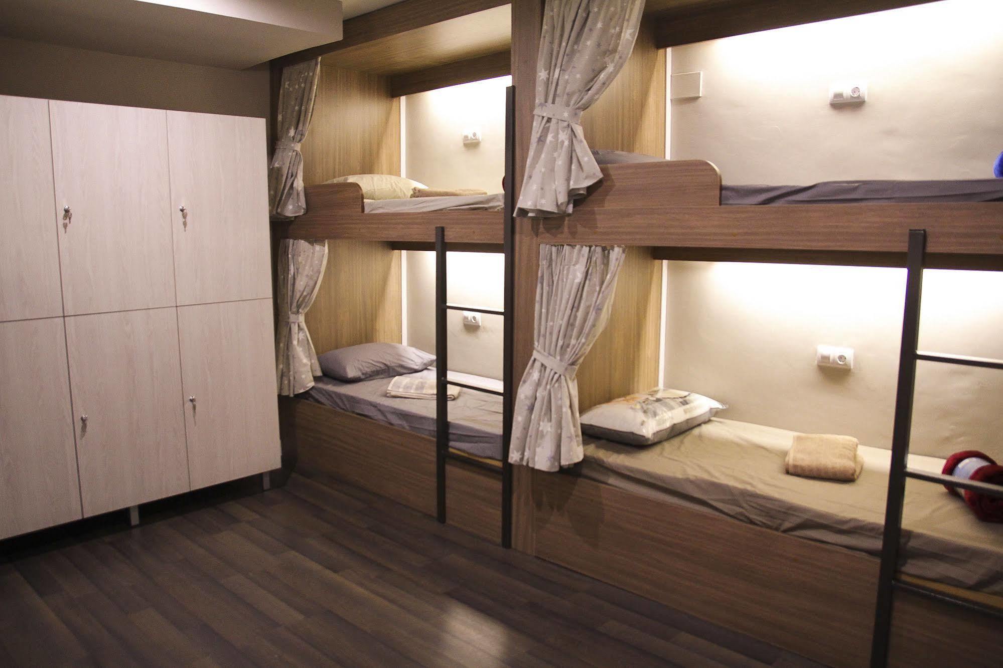 Barcelona & You Hostel Sagrada Familia Экстерьер фото